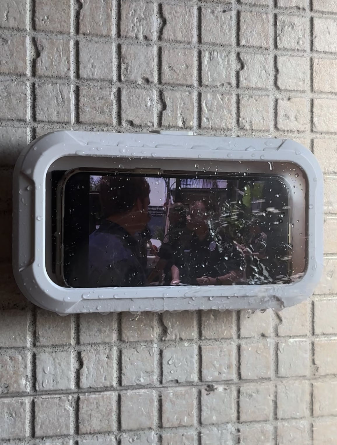 Aqua screen