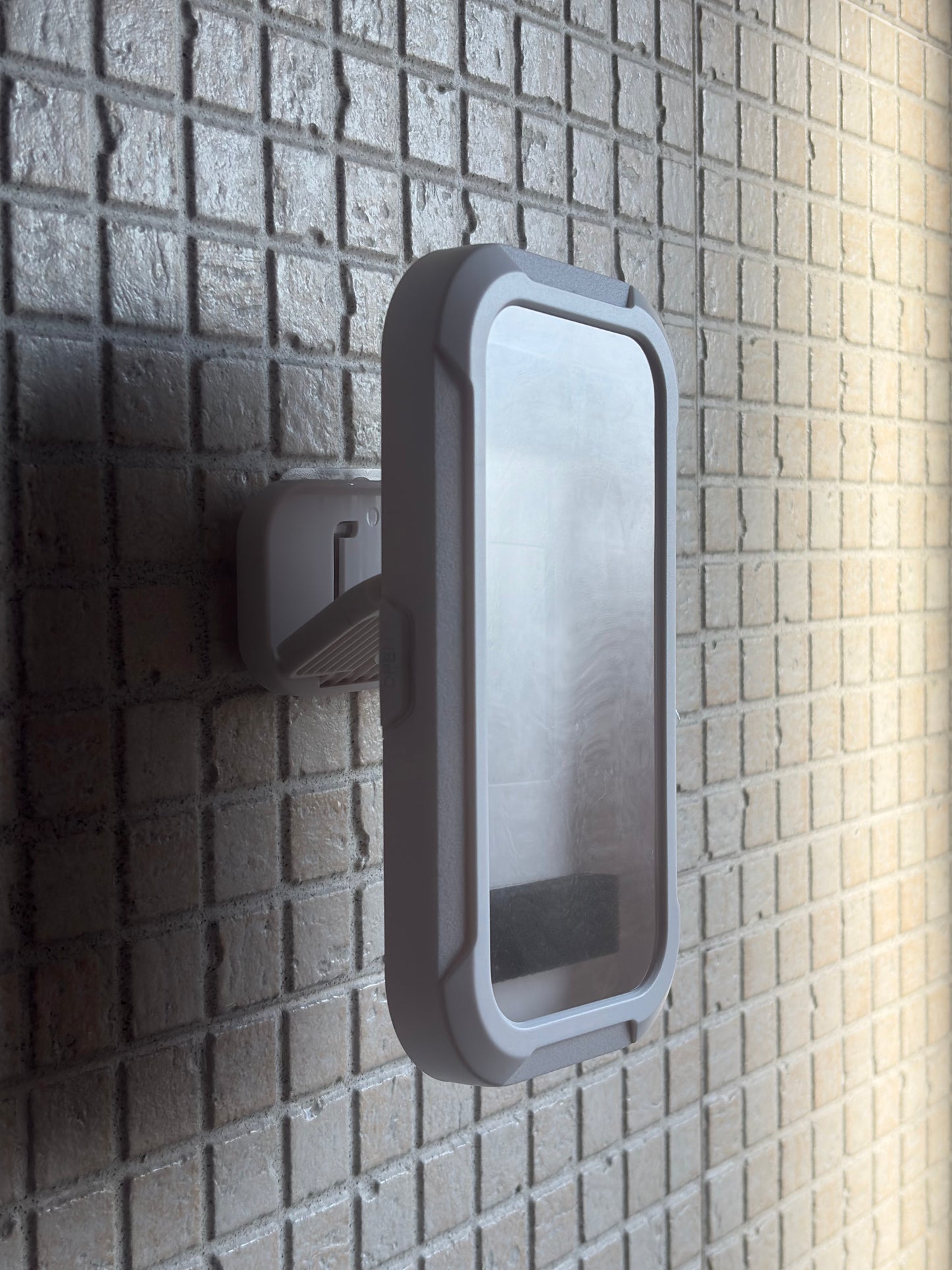 Aqua screen